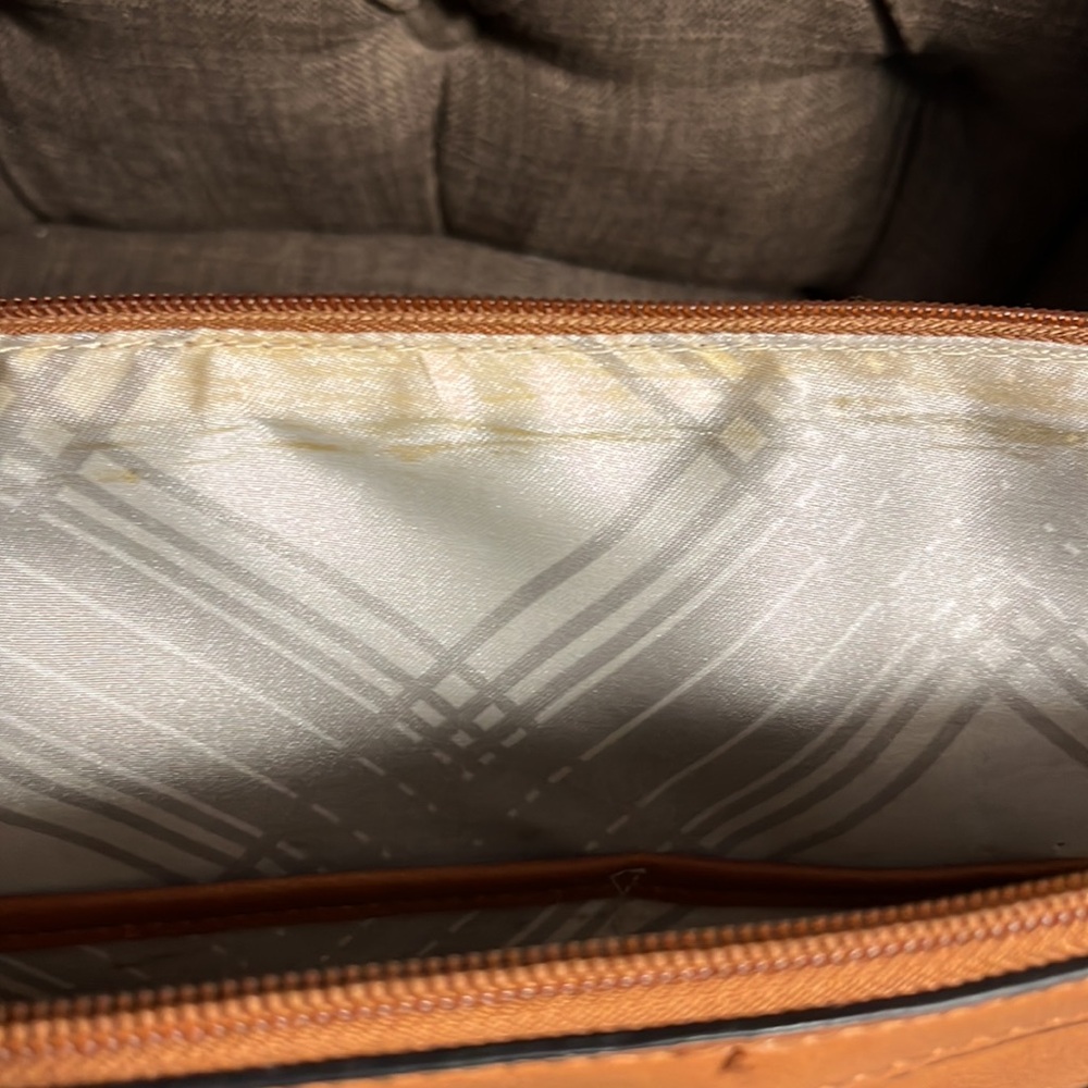 London Fog hand bag - Picture 9 of 13
